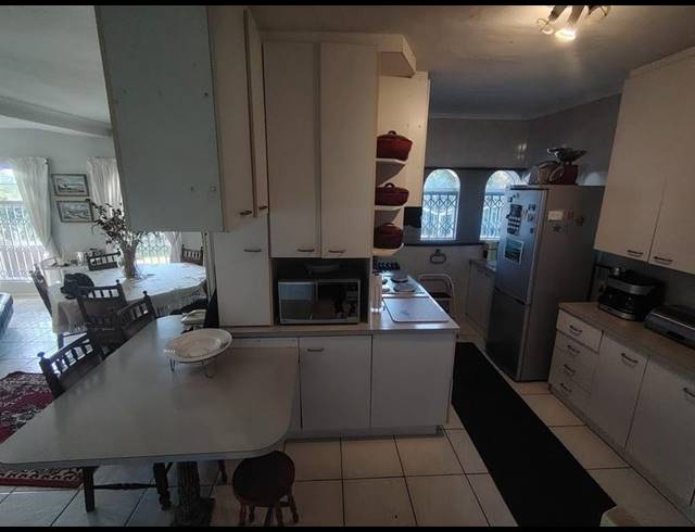 4 BEDROOM HOUSE FOR SALE IN WAVECREST